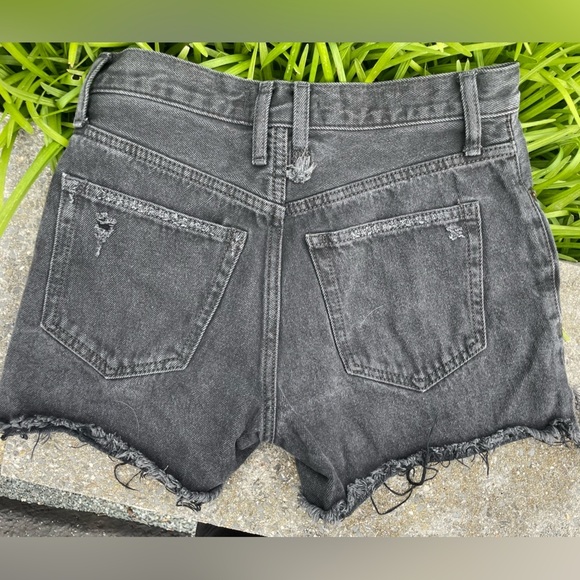 Free People|| We the Free Distressed Black Denim Button Fly Jean Shorts Size 25 - Picture 5 of 7